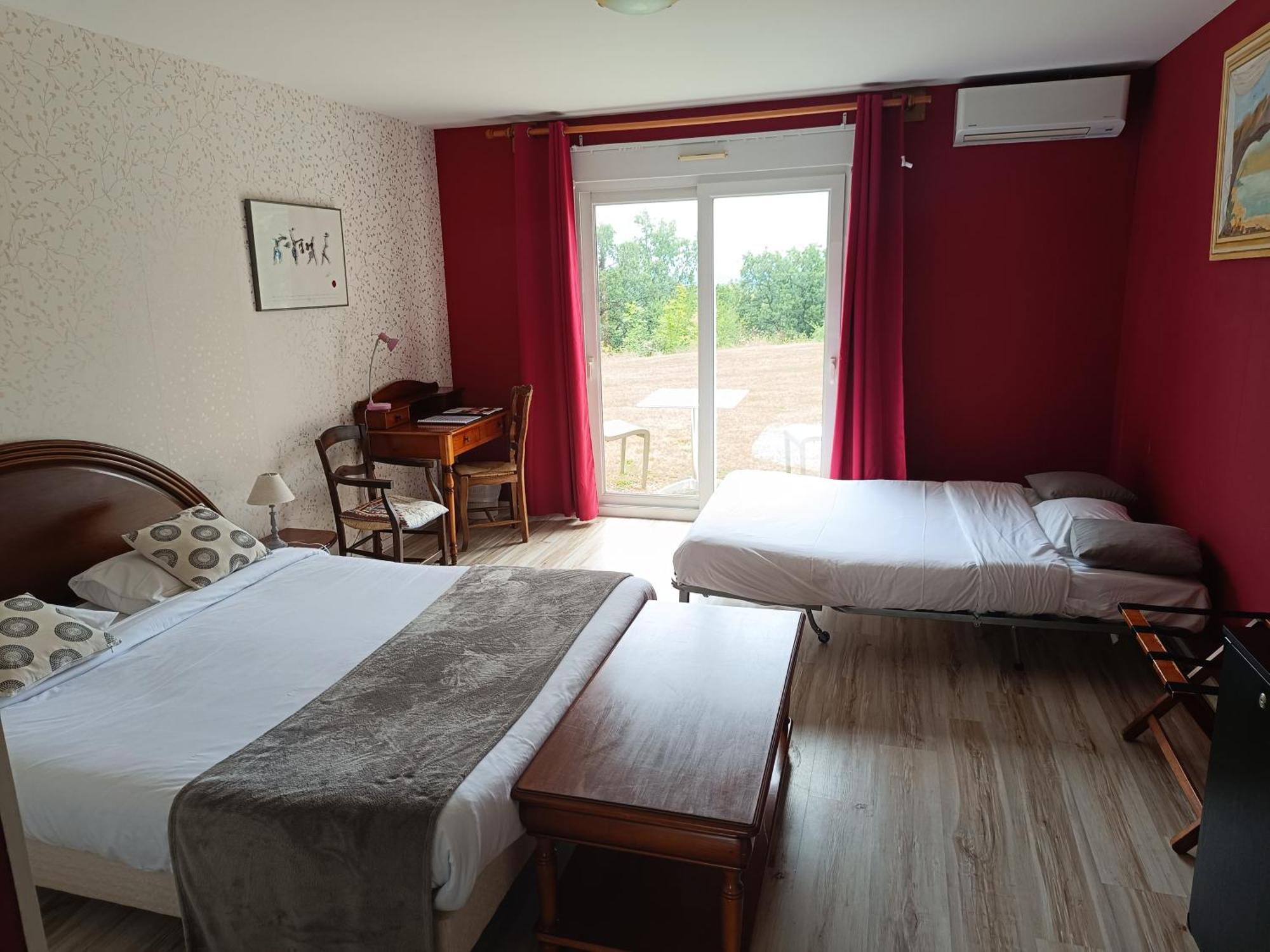 Logis Hotel La Bergerie Hotel 3 Etoiles Restaurant Savoureux Saint-Pierre-Lafeuille Dış mekan fotoğraf
