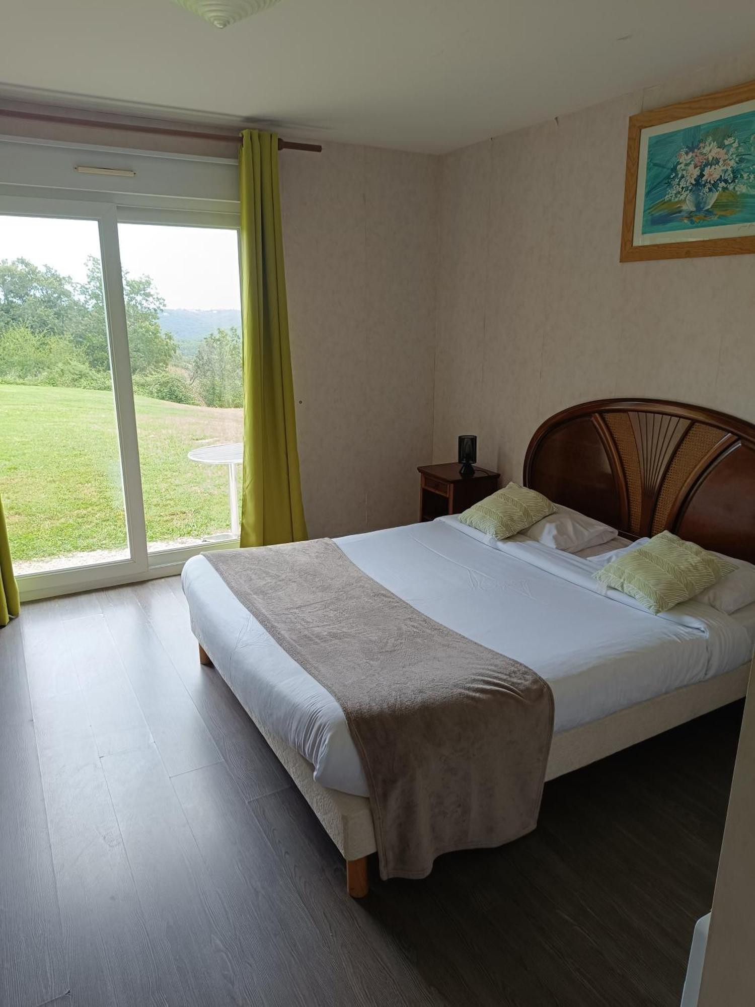 Logis Hotel La Bergerie Hotel 3 Etoiles Restaurant Savoureux Saint-Pierre-Lafeuille Dış mekan fotoğraf