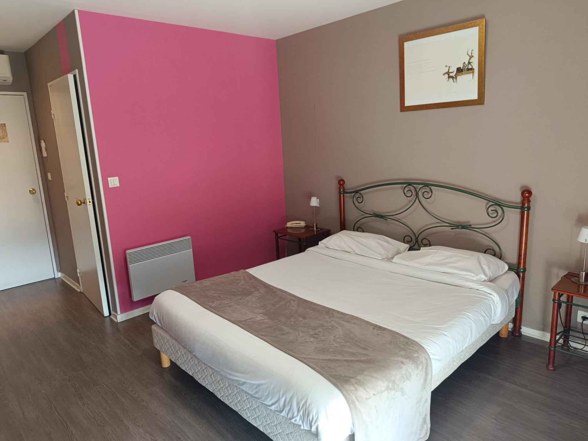 Logis Hotel La Bergerie Hotel 3 Etoiles Restaurant Savoureux Saint-Pierre-Lafeuille Dış mekan fotoğraf
